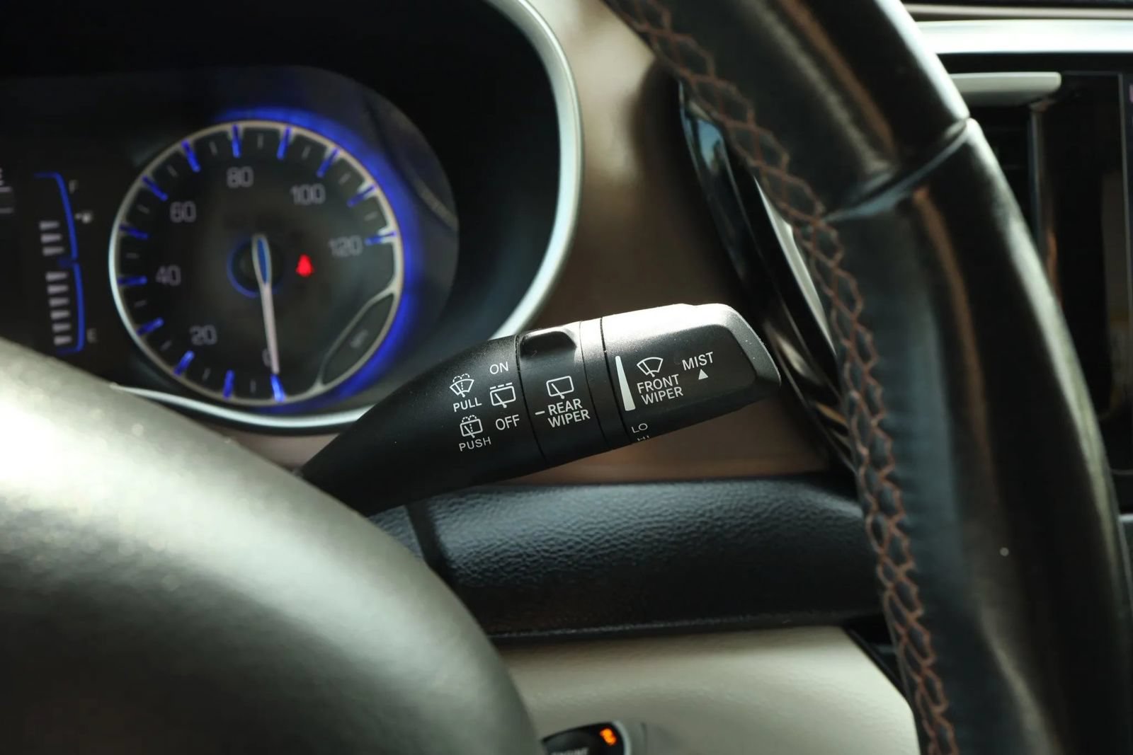 Used 2018 Chrysler Pacifica Touring-L FWD image 23