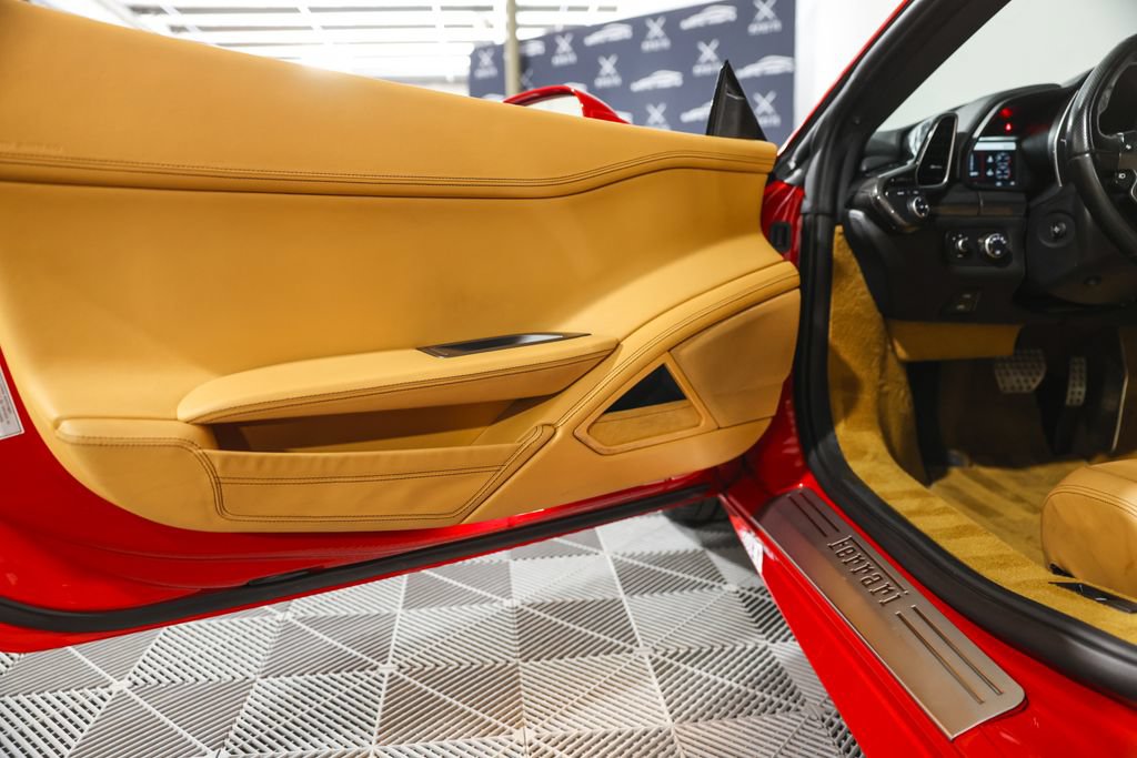 Used 2010 Ferrari 458 Italia Coupe RWD image 33