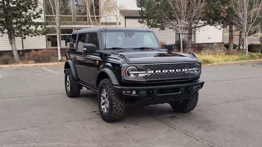 Used 2023 Ford Bronco Badlands image 3