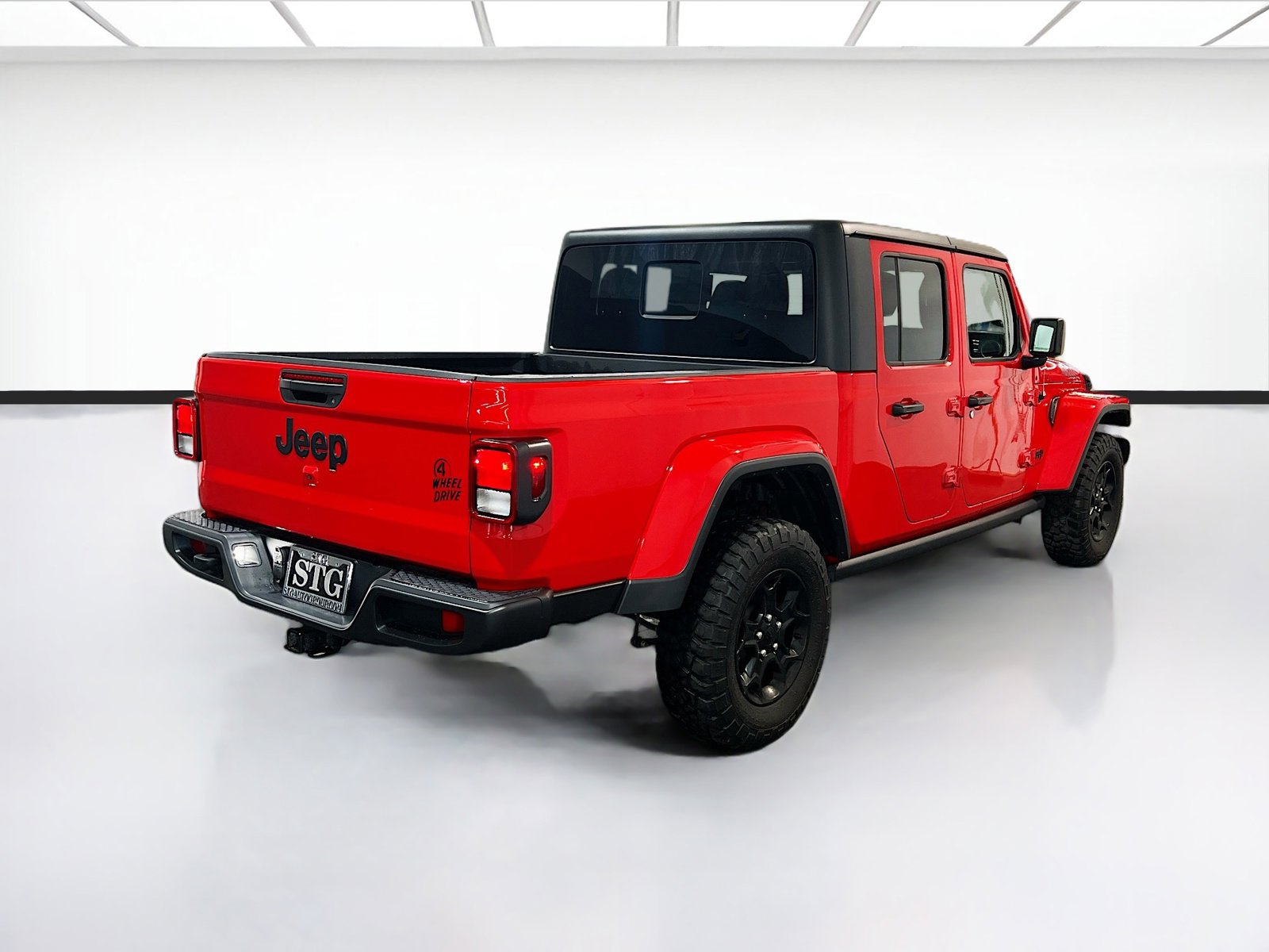 Used 2023 Jeep Gladiator Willys image 4