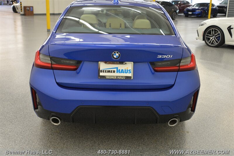 Used 2024 BMW 330i Sedan w/ M Sport Package RWD image 11