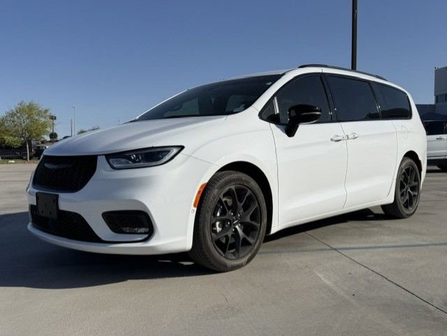 Used 2024 Chrysler Pacifica Touring-L w/ S Appearance Package