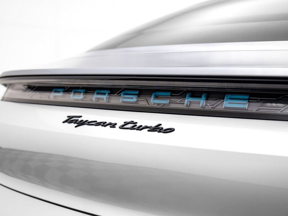 Used 2021 Porsche Taycan Turbo image 37