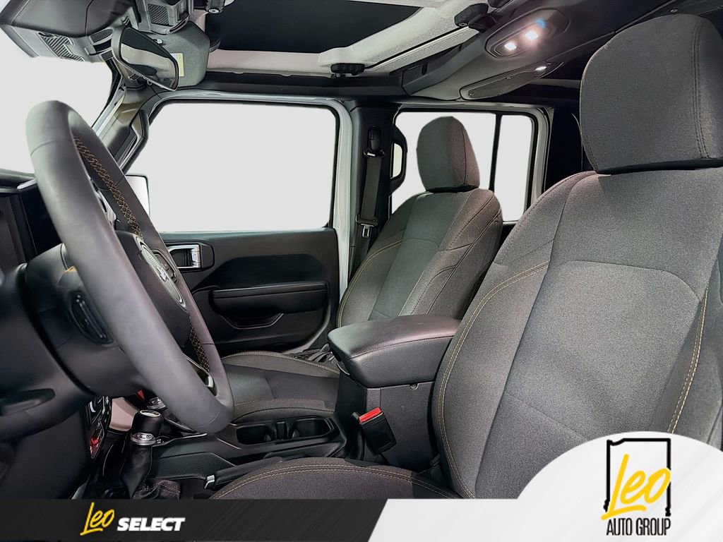 Used 2024 Jeep Gladiator Sport image 19