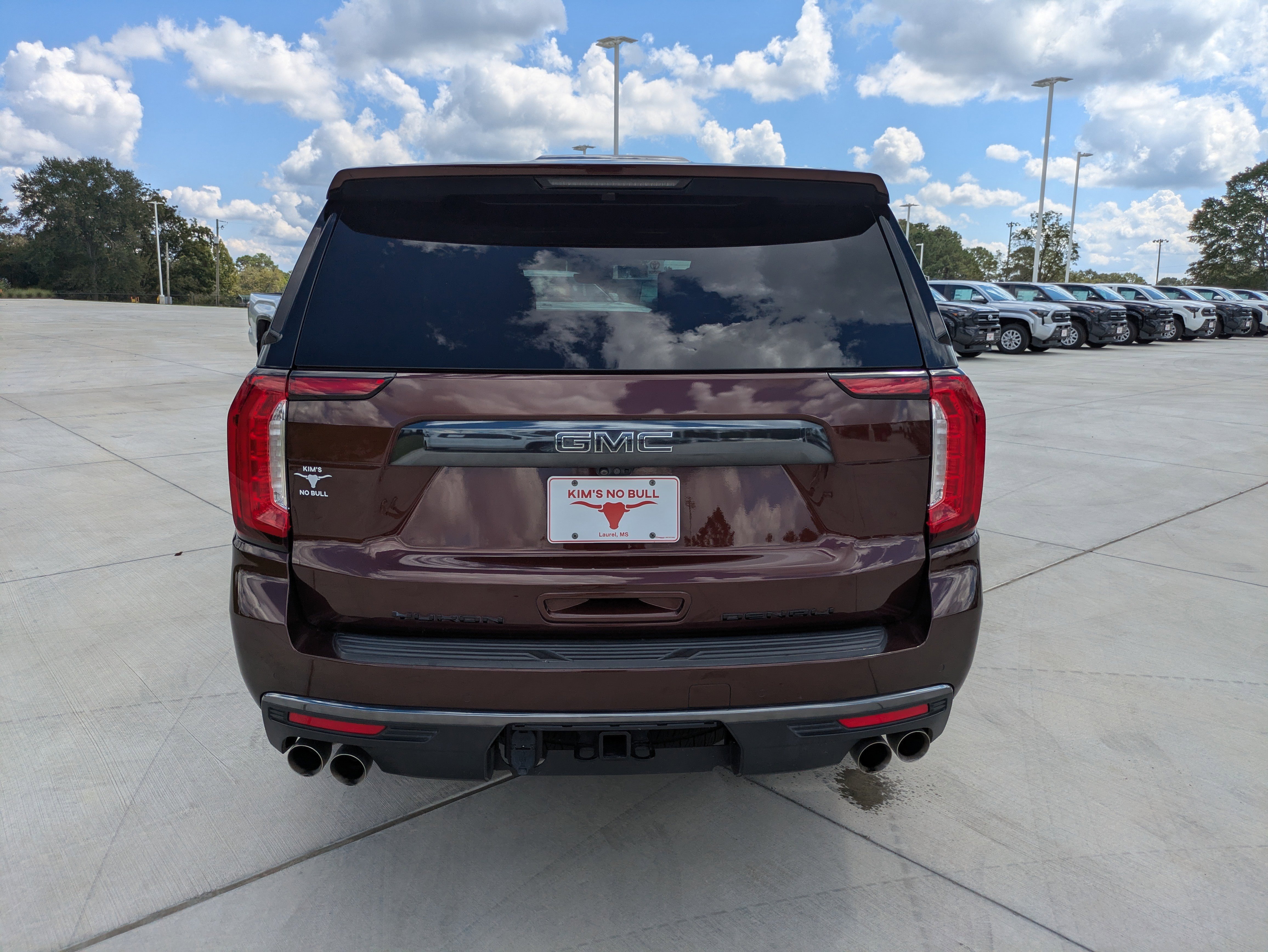 Used 2023 GMC Yukon XL Denali Ultimate w/ LPO, Floor Liner Package image 6