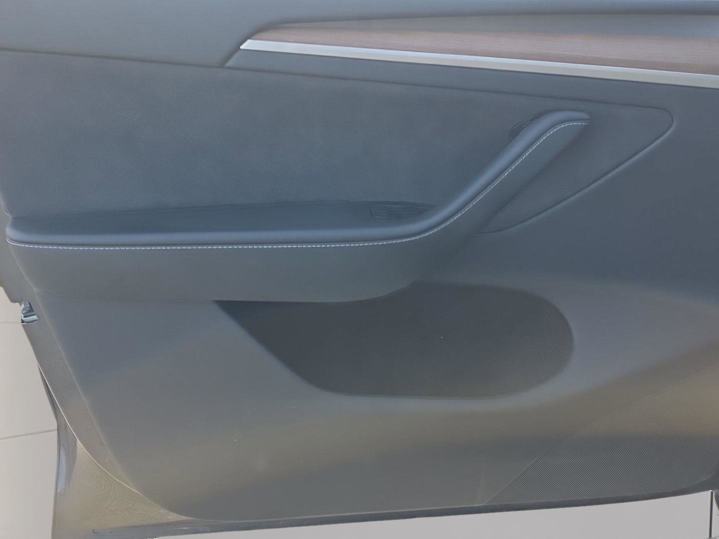 Used 2024 Tesla Model Y Long Range image 34