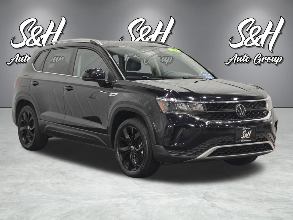 Used 2023 Volkswagen Taos SE AWD/4WD image 2
