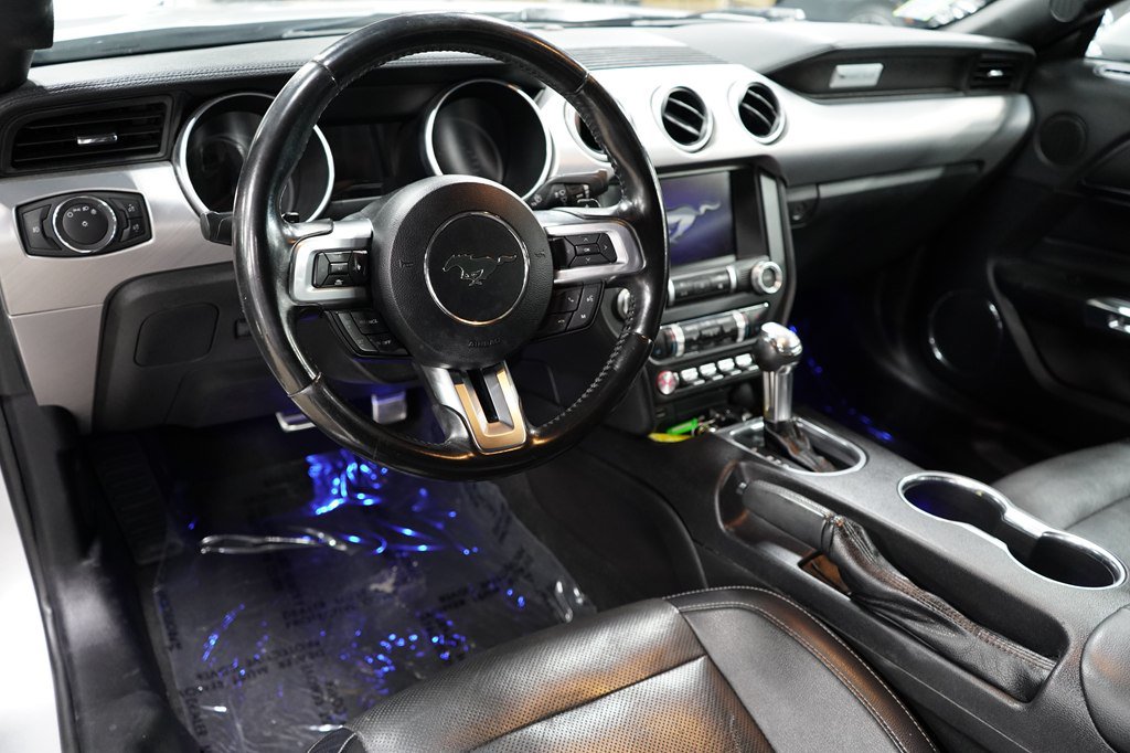 Used 2019 Ford Mustang Premium RWD image 11