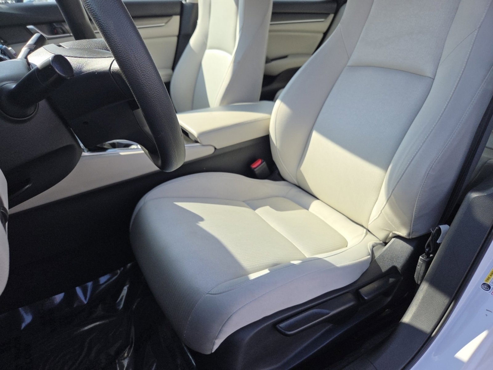 Certified 2018 Honda Accord LX image 23