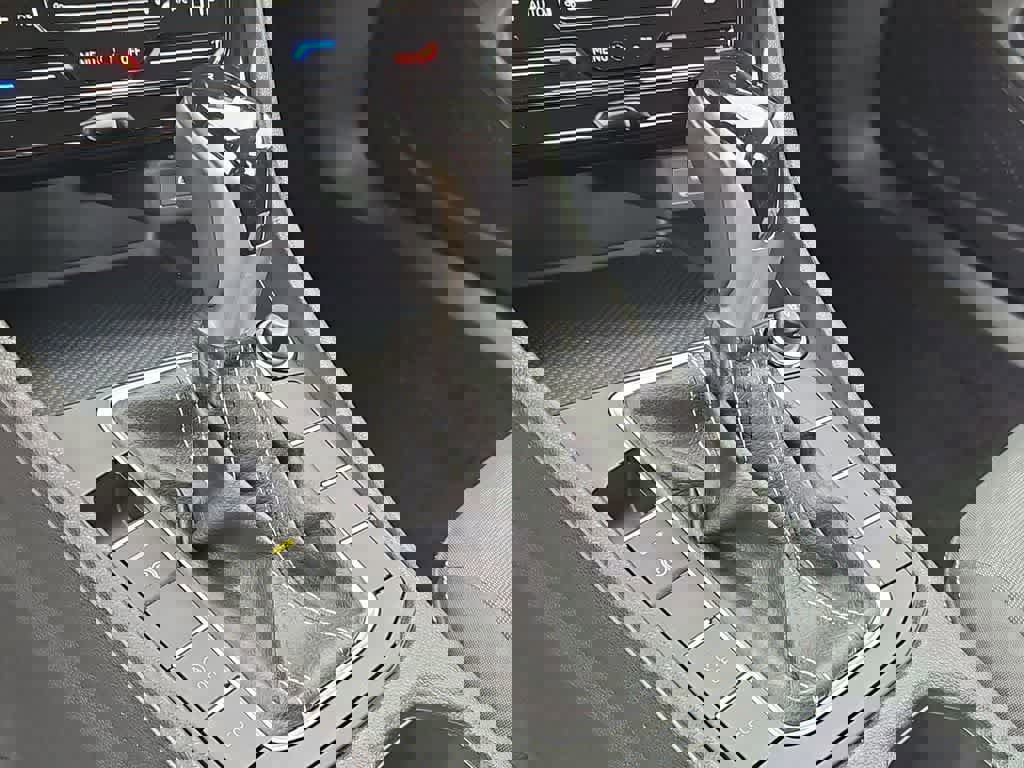 Used 2025 Volkswagen Jetta S image 31