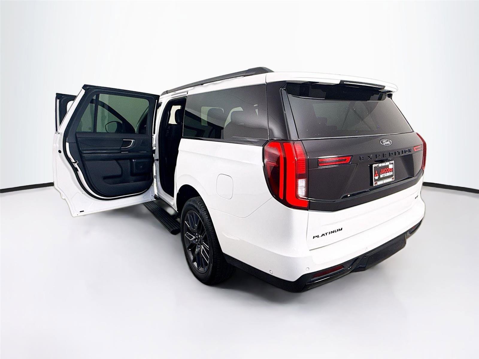 Used 2025 Ford Expedition Max Platinum w/ Stealth Performance Package AWD/4WD image 22