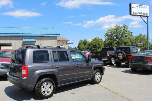 Used 2016 Jeep Patriot Sport image 1