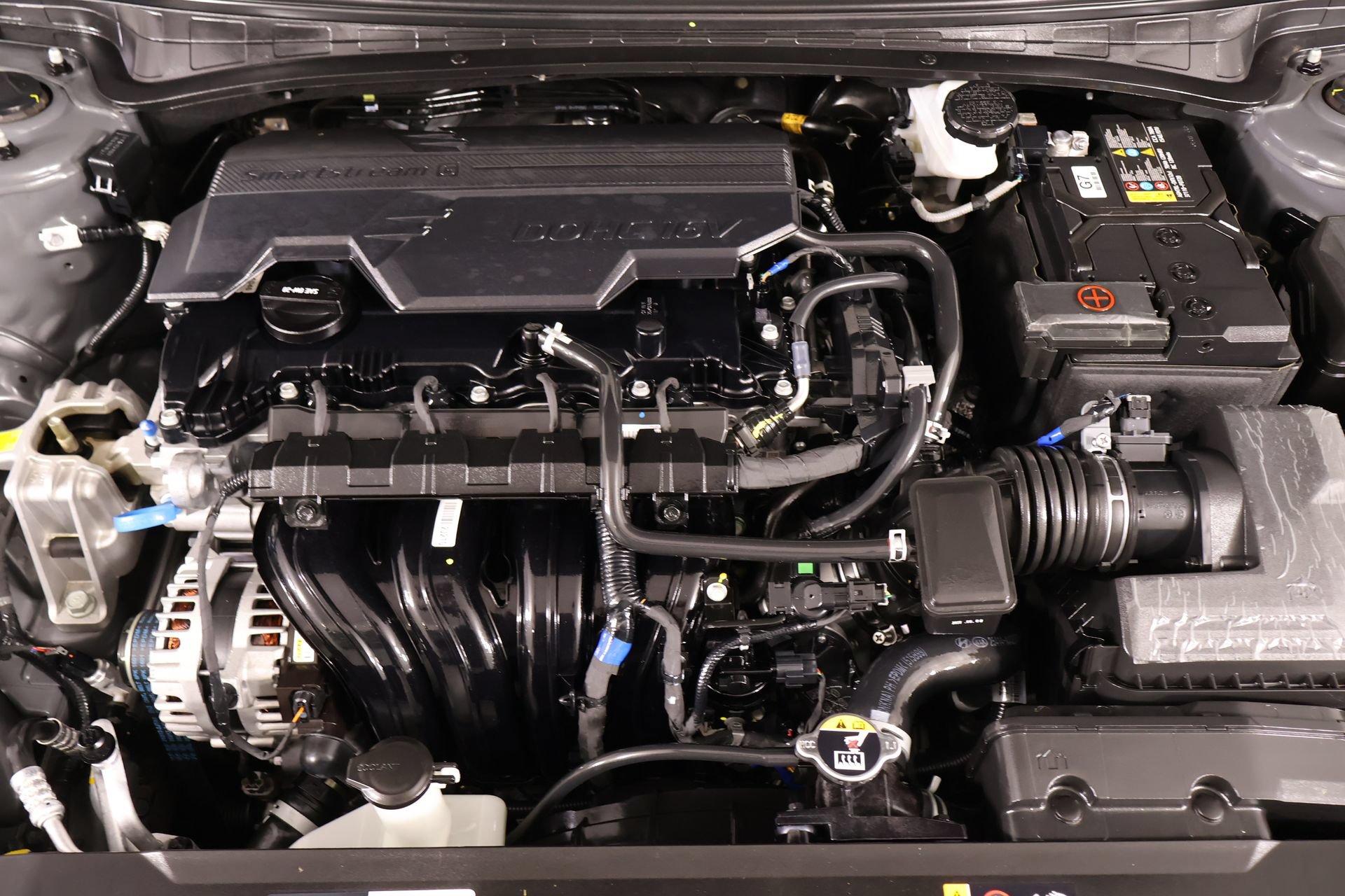 Used 2025 Hyundai Elantra SE FWD image 18