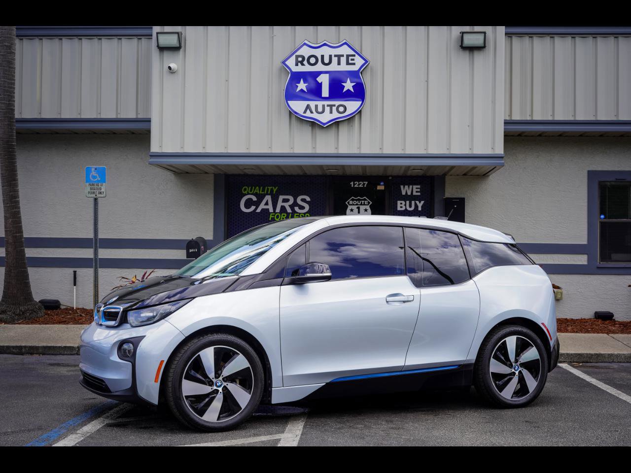 Used 2015 BMW i3 w/ Range Extender RWD image 1