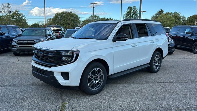 New 2025 Ford Expedition Active image 2