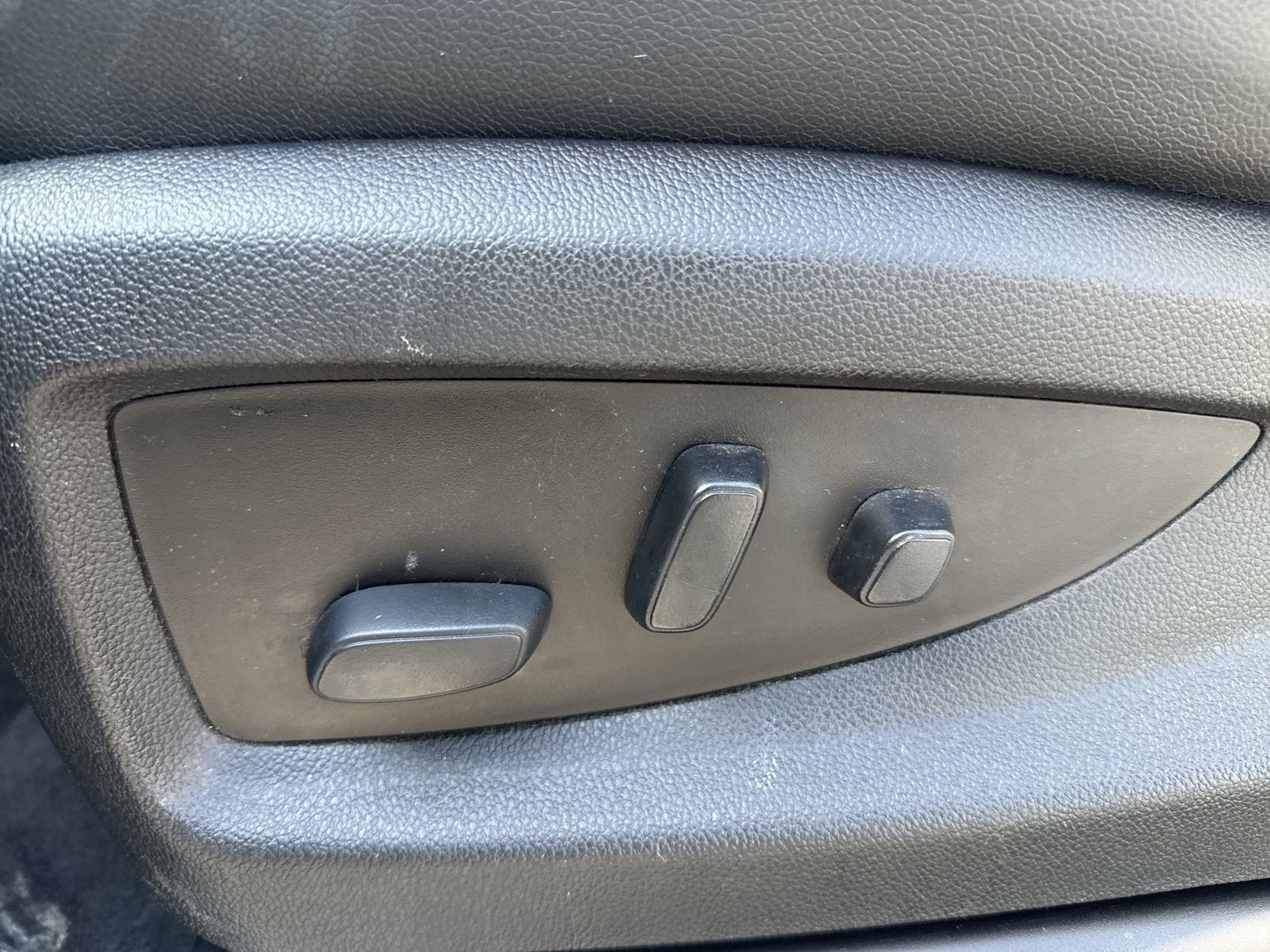 Used 2019 Chevrolet Suburban Premier AWD/4WD image 14