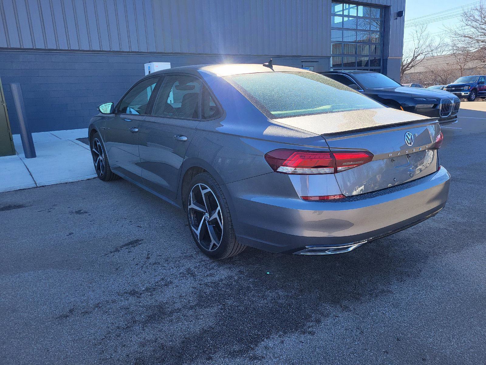 Used 2021 Volkswagen Passat 2.0T R-Line image 5