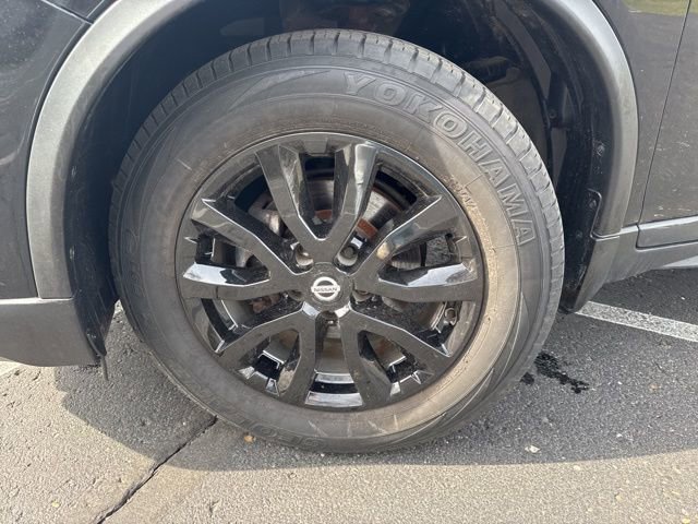 Used 2018 Nissan Rogue SV image 30