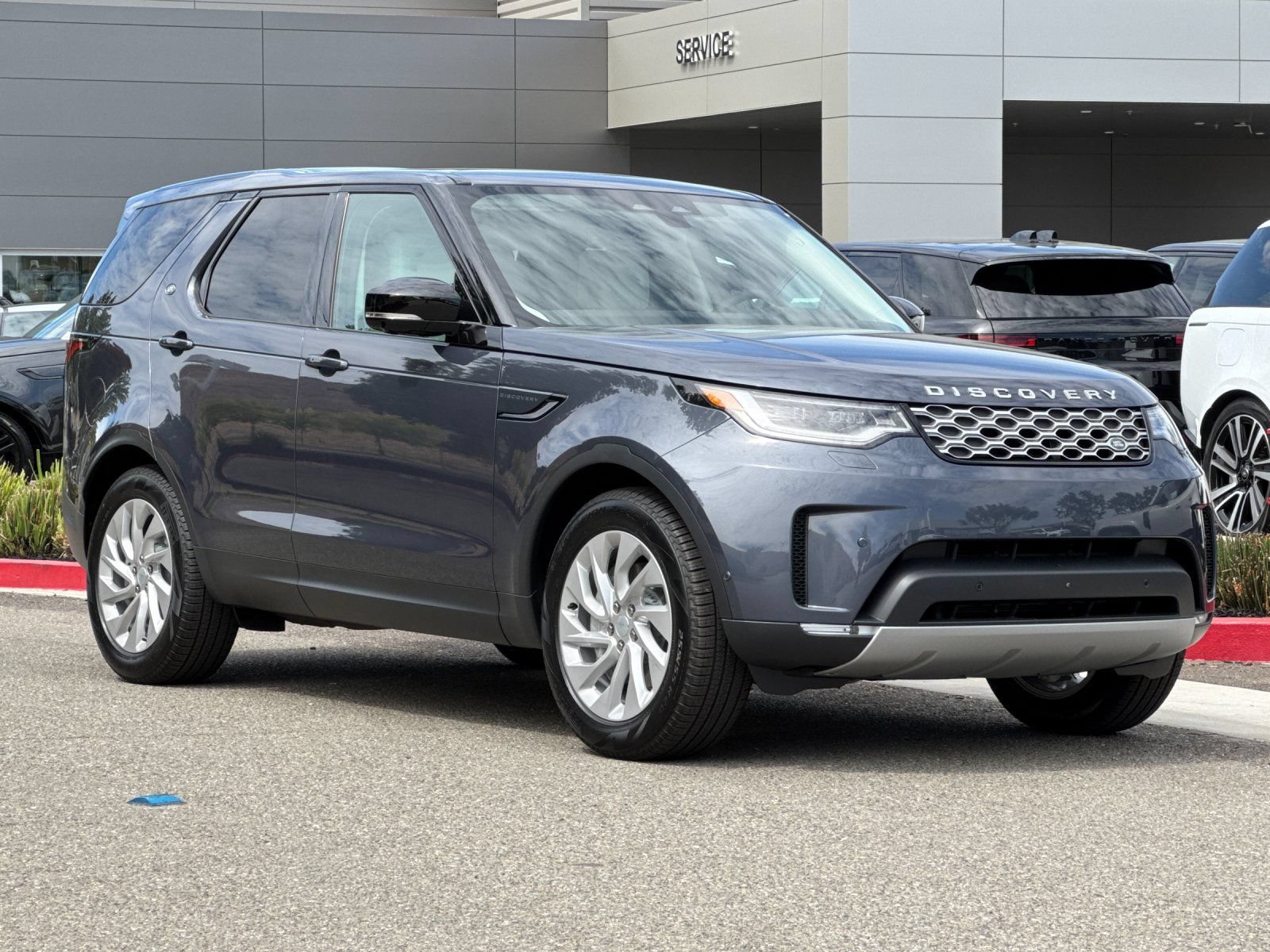 New 2026 Land Rover Discovery S AWD/4WD image 8