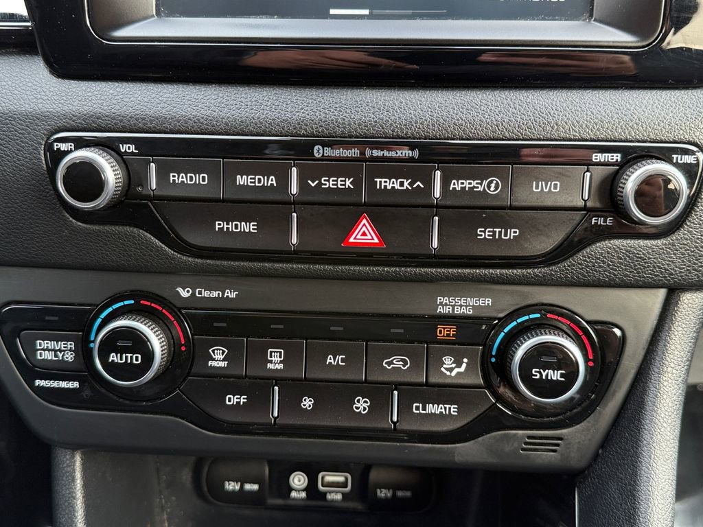 Used 2018 Kia Niro EX image 17