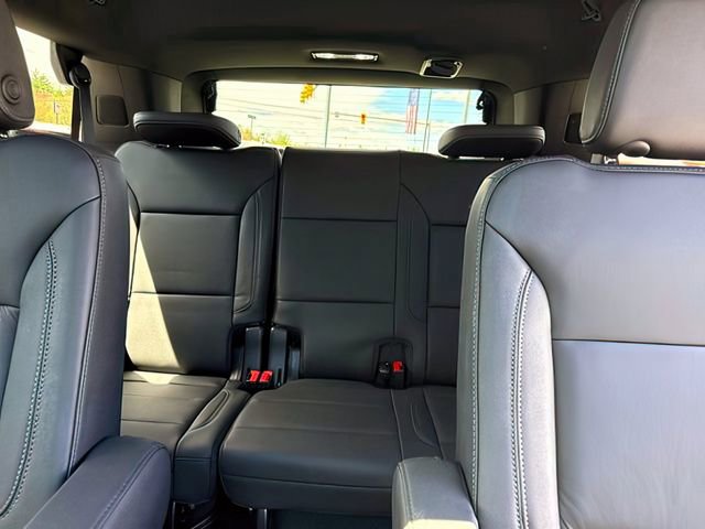Used 2023 Chevrolet Tahoe Z71 w/ Luxury Package AWD/4WD image 24
