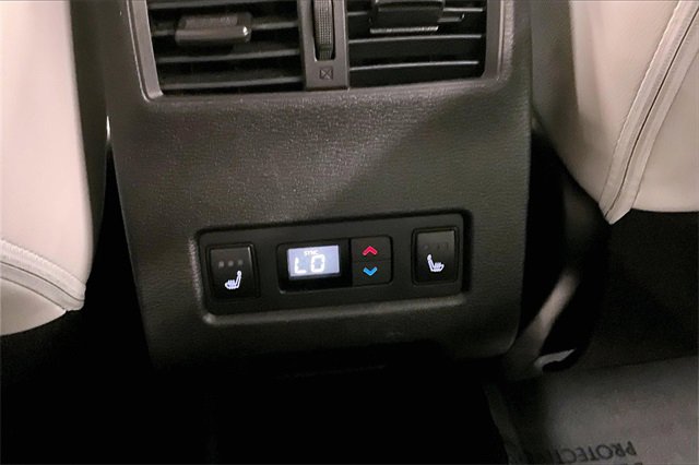 Used 2024 Mitsubishi Outlander SEL image 28