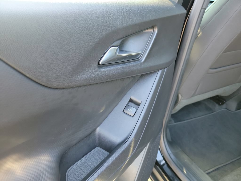 Used 2026 Chevrolet Equinox LT FWD image 17