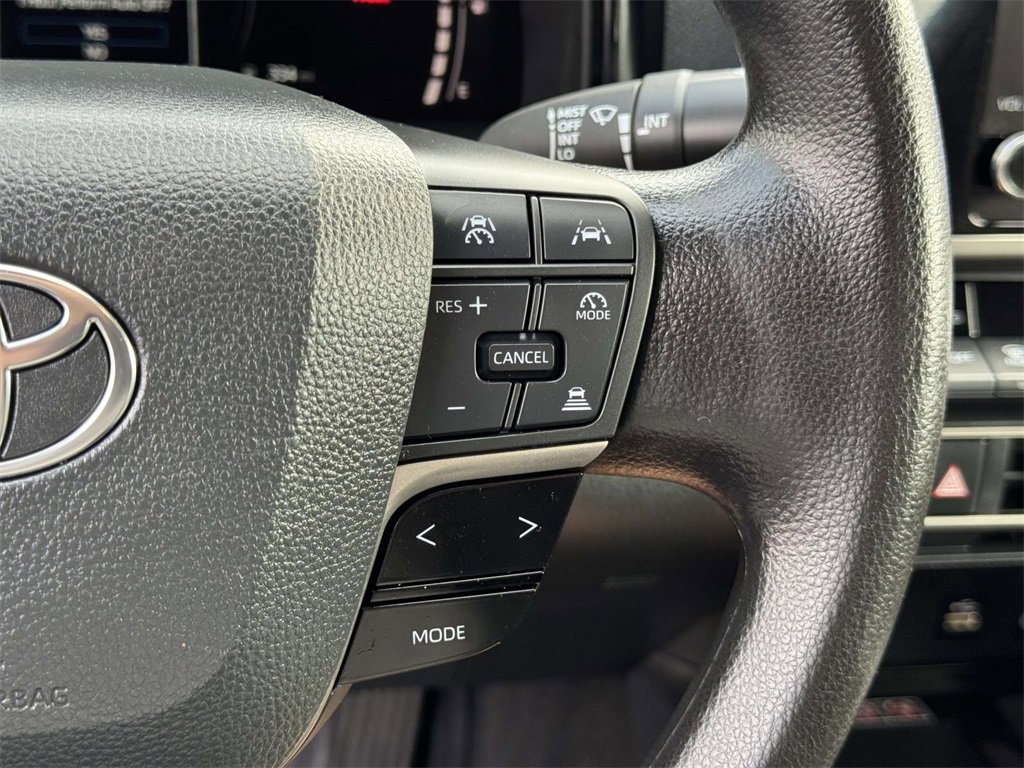 Used 2025 Toyota Camry LE image 12