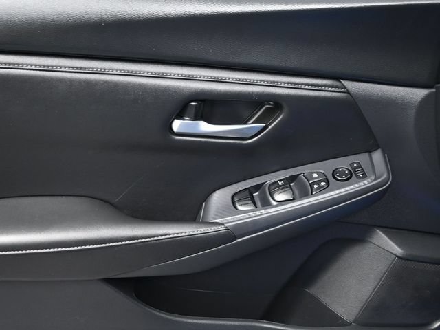 Used 2024 Nissan Sentra SV FWD image 7