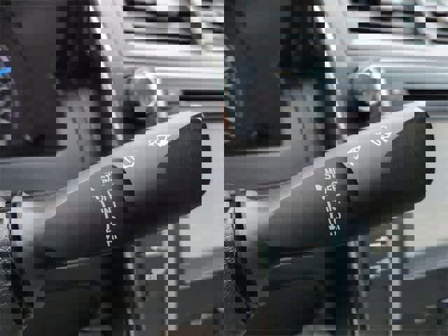 Used 2014 Toyota Camry L image 26