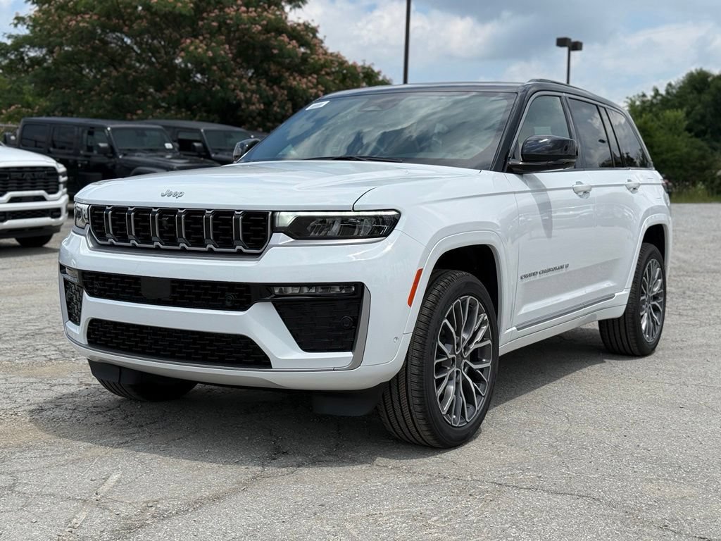 New 2026 Jeep Grand Cherokee Summit AWD/4WD image 2