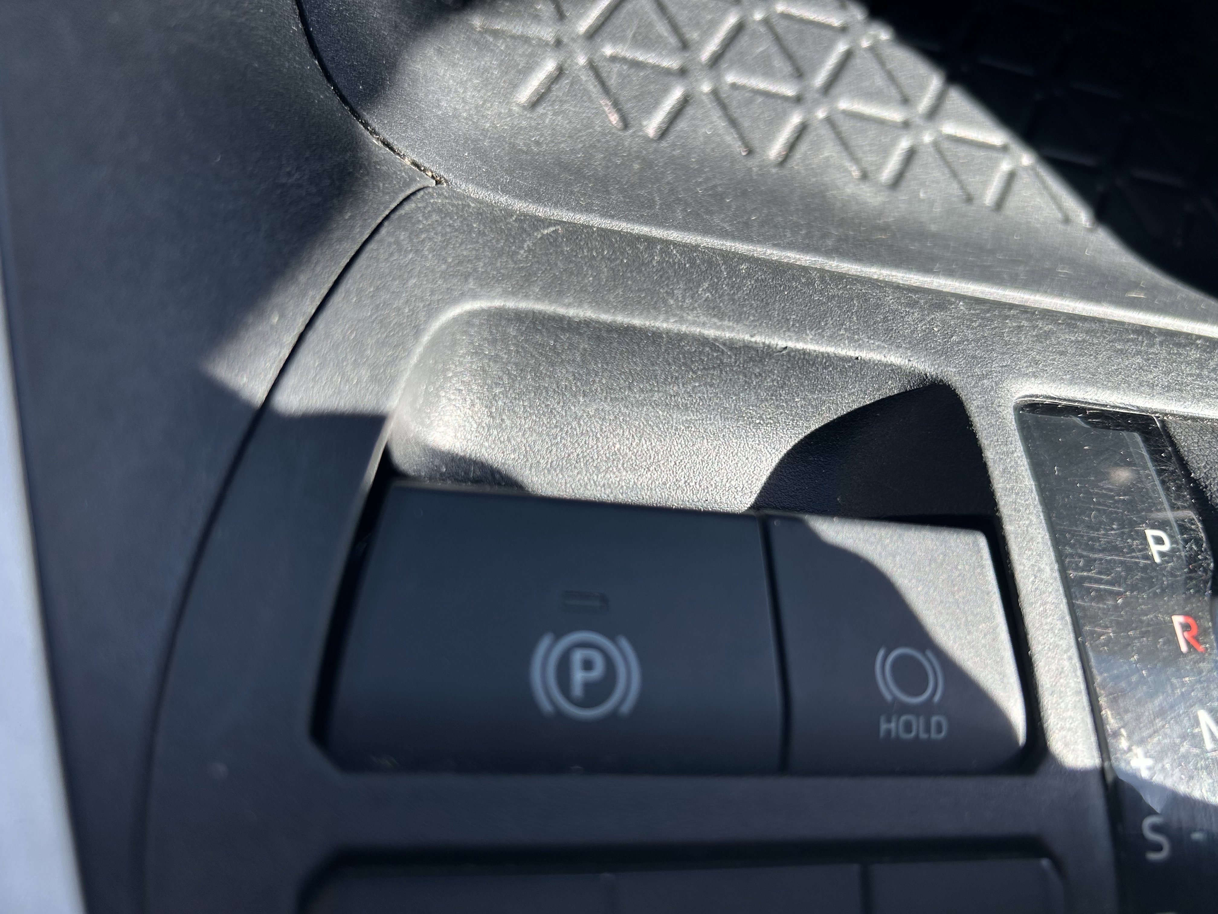 Certified 2021 Toyota RAV4 LE AWD/4WD image 31