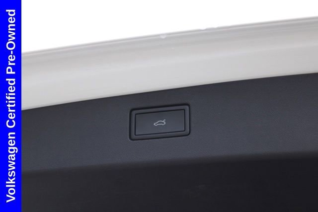 Used 2025 Volkswagen Tiguan SE image 11
