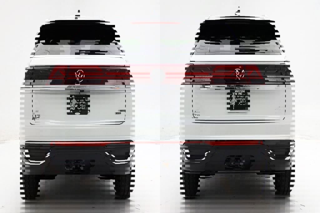 Used 2025 Volkswagen Atlas Cross Sport SE image 8