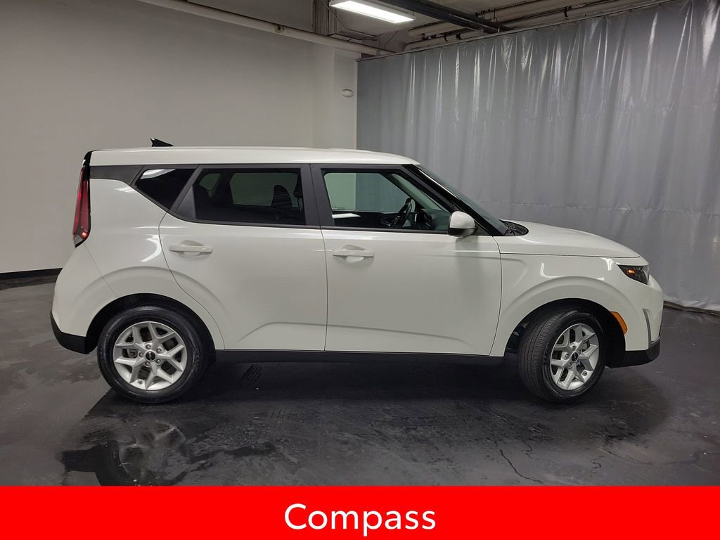 Used 2025 Kia Soul S FWD image 9