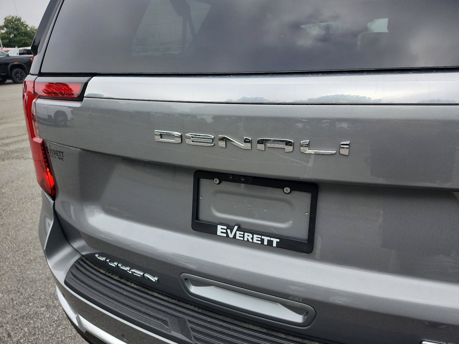 New 2026 GMC Yukon XL Denali w/ Sun & Power Step Package AWD/4WD image 4