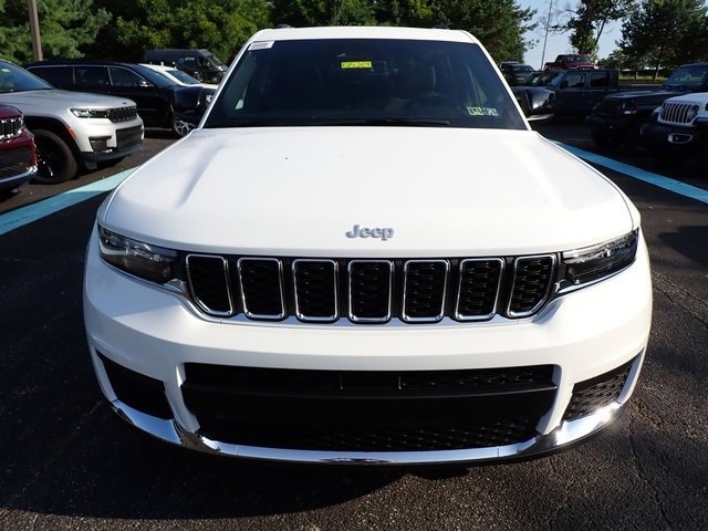 New 2025 Jeep Grand Cherokee L Laredo image 10