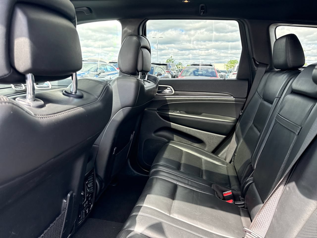 Used 2020 Jeep Grand Cherokee Limited w/ Luxury Group II RWD image 14