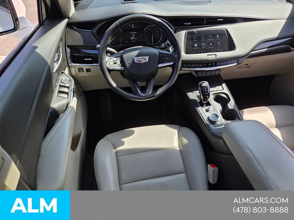 Used 2023 Cadillac XT4 Premium Luxury w/ Cold Weather Package image 8