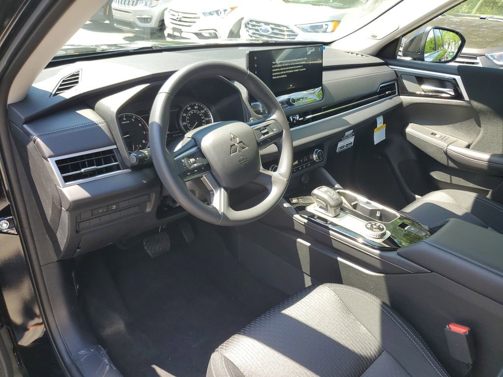 New 2026 Mitsubishi Outlander ES image 21
