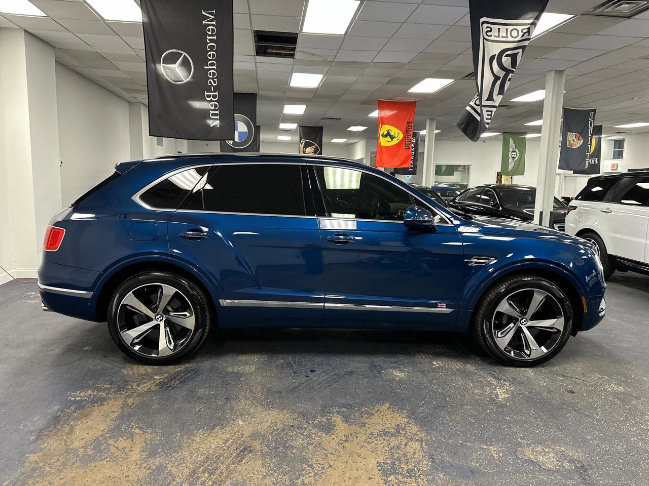 Used 2018 Bentley Bentayga AWD/4WD image 5
