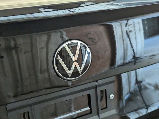 Certified 2022 Volkswagen Jetta SE w/ Panoramic Sunroof Package image 12