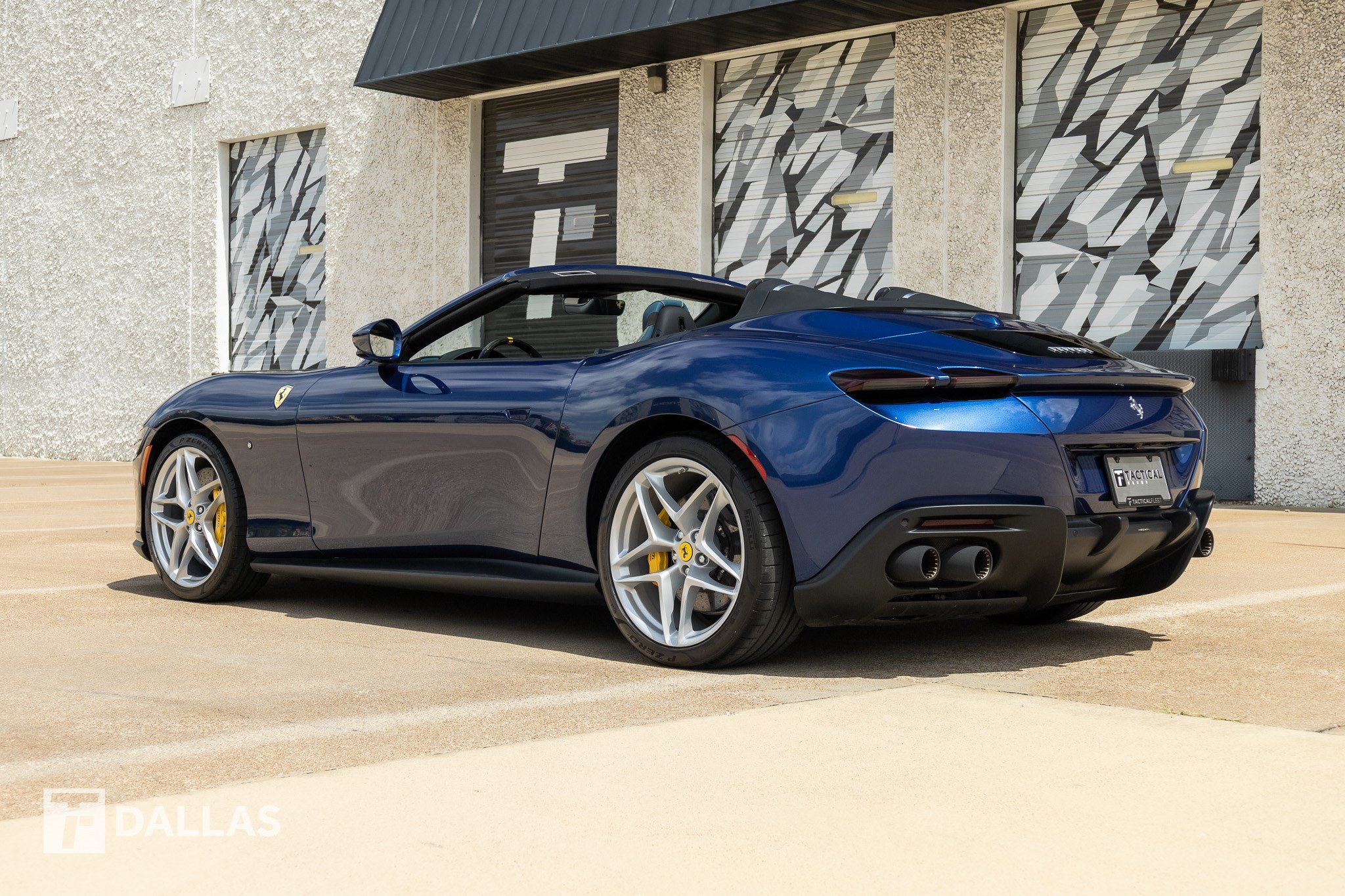 Used 2025 Ferrari Roma Spider RWD image 10