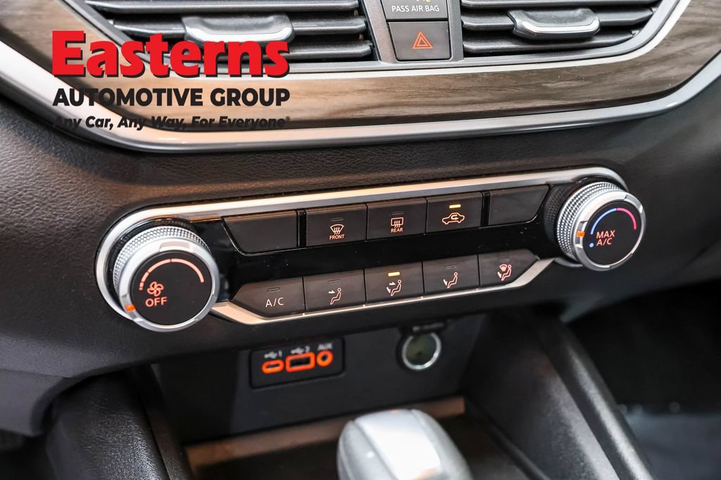 Used 2025 Nissan Altima 2.5 SV AWD/4WD image 20