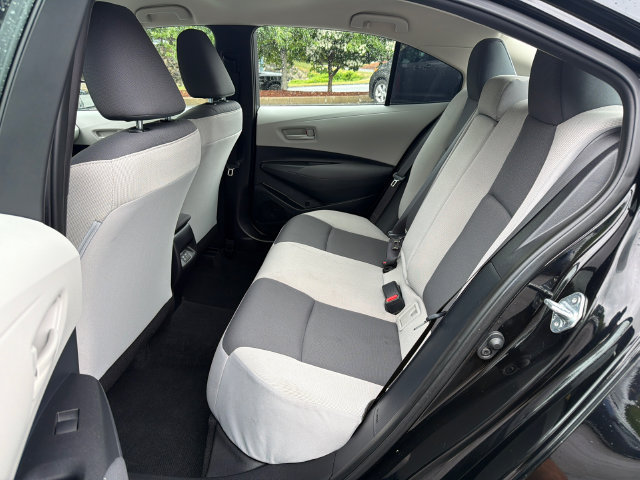 Used 2025 Toyota Corolla LE FWD image 18