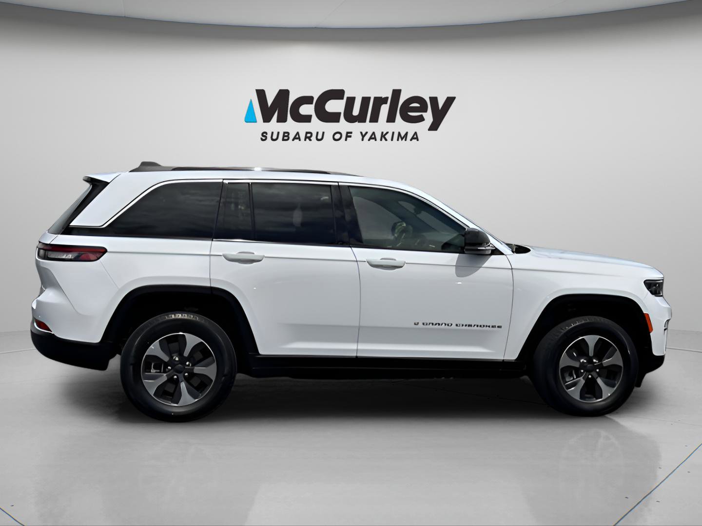 Used 2024 Jeep Grand Cherokee Limited 4xe image 7