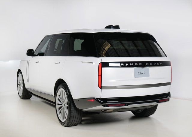 Used 2024 Land Rover Range Rover Long Wheelbase SE image 30