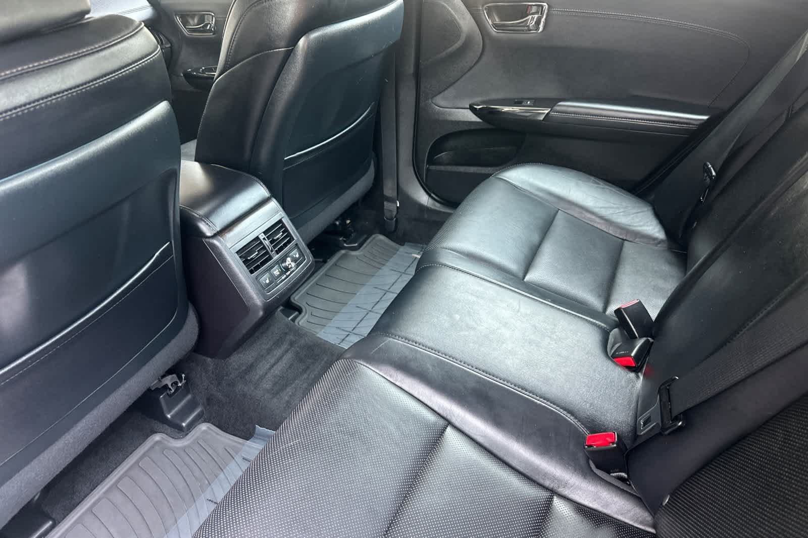 Used 2016 Toyota Avalon Limited w/ Protection Package FWD image 4