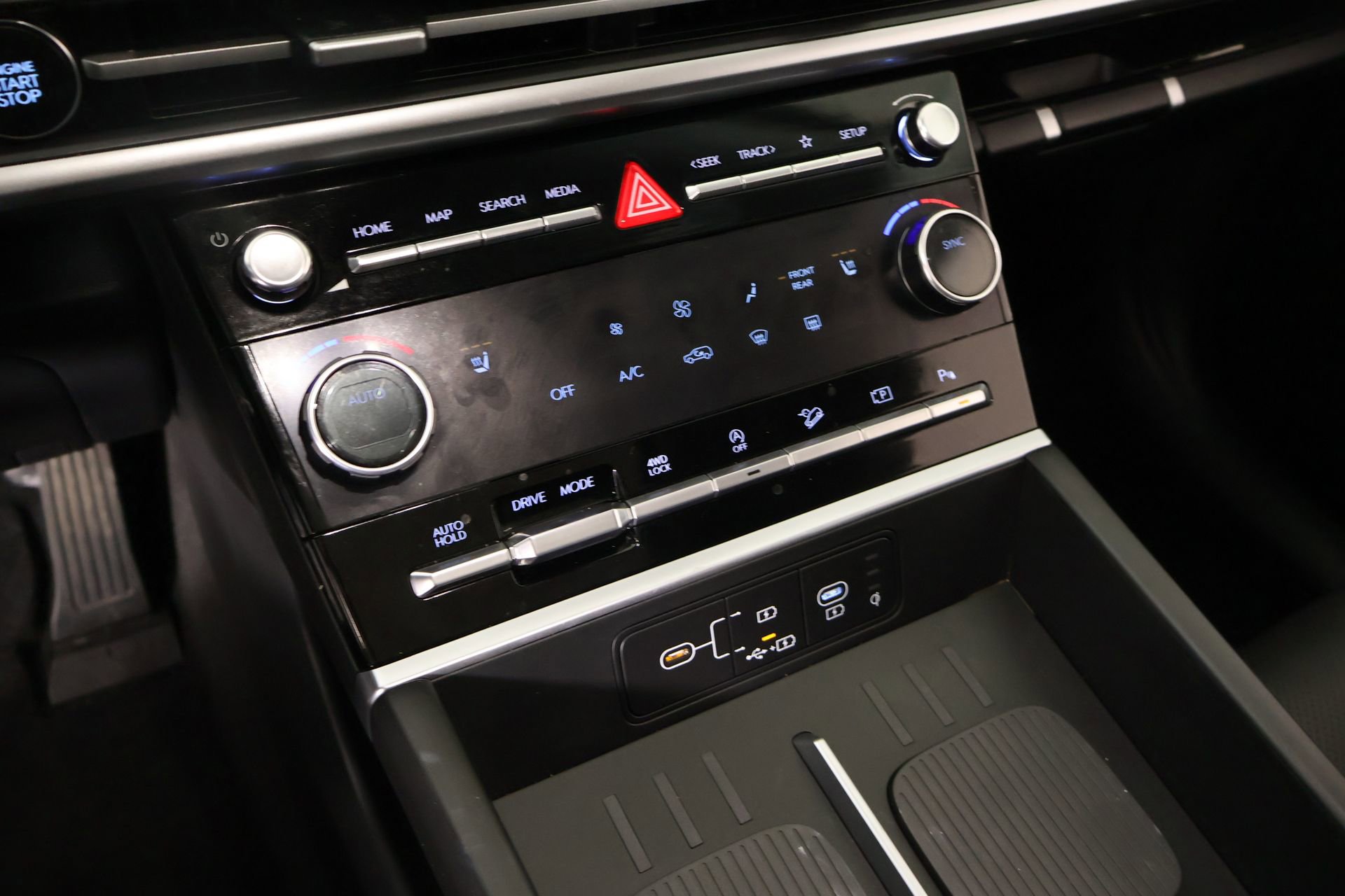 Used 2025 Hyundai Santa Fe XRT image 8