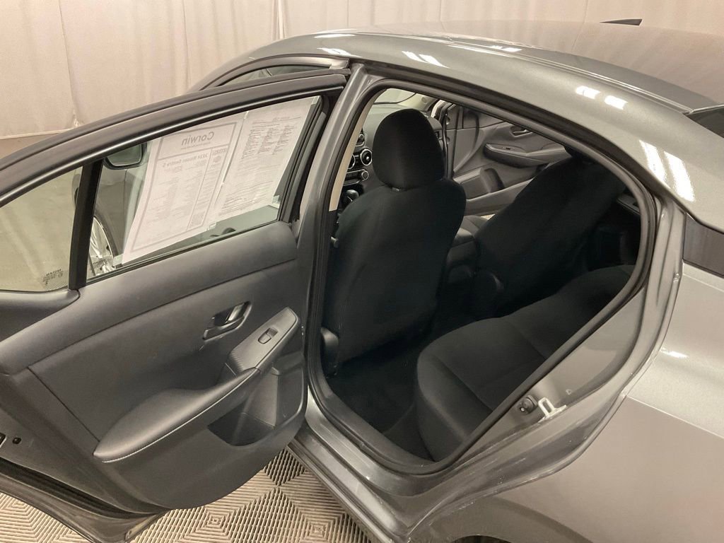 Used 2024 Nissan Sentra S image 31